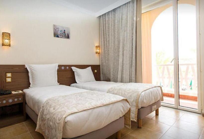 اتاق لوکس, Taghit Saoura