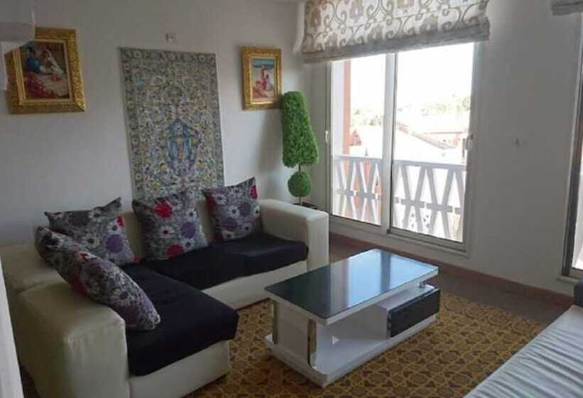 اتاق لوکس, Taghit Saoura