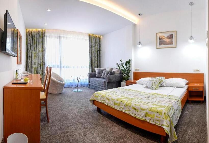 Трехместный Номер Комфорт, Varazdin