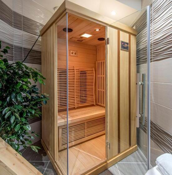 Трехместный Номер Deluxe, Varazdin