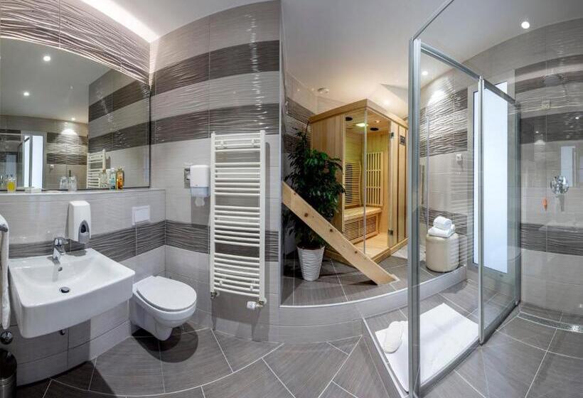 Трехместный Номер Deluxe, Varazdin