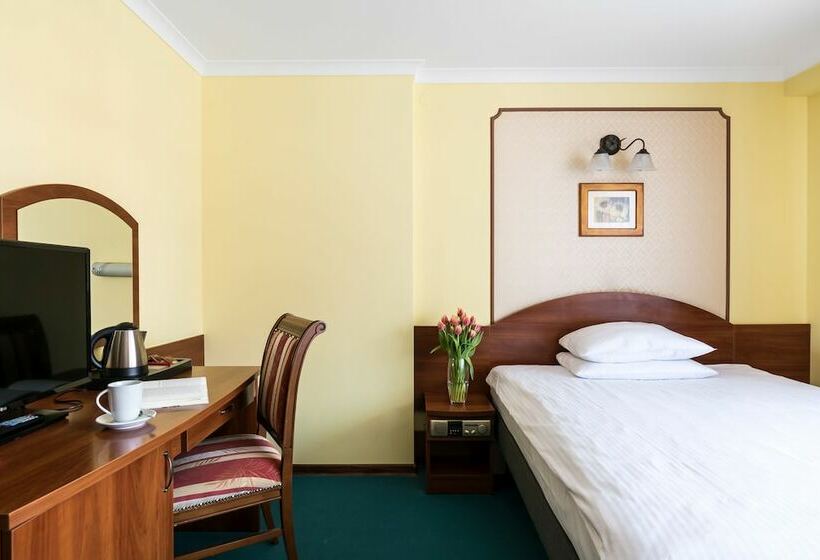 اتاق اکونومی, Wersal