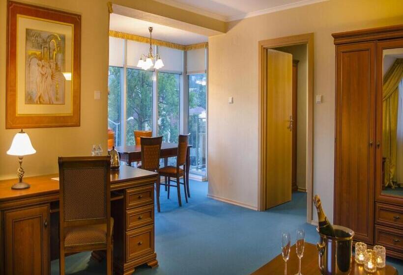 استودیوی استاندارد, Wersal