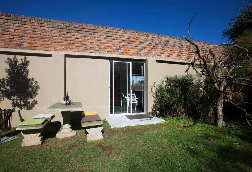 חדר סטנדרט לארבעה, Kwetu Guest Farm