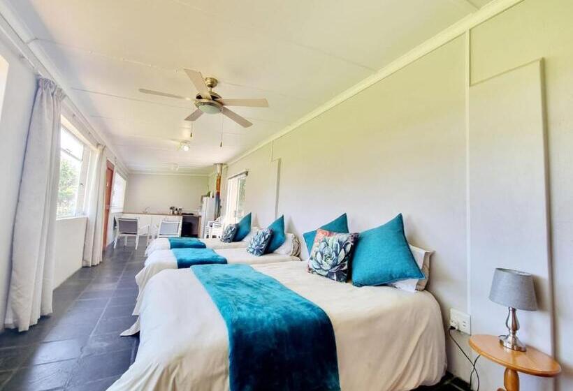 חדר סטנדרט לארבעה, Kwetu Guest Farm