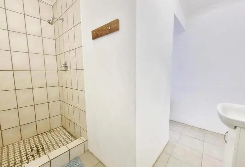 اتاق استاندارد با چشم‌انداز کوهستان, Kwetu Guest Farm