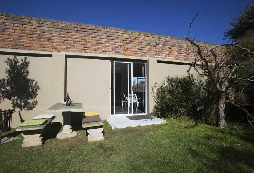 اتاق استاندارد چهار تخته, Kwetu Guest Farm