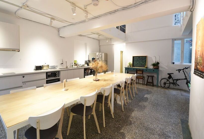 اتاق کلاسیک یک تخته, Owlstay Flip Flop Hostel Garden
