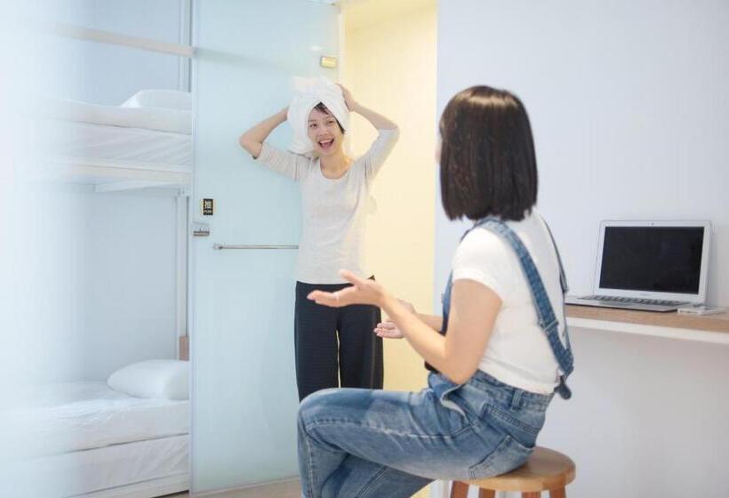 اتاق استاندارد, Owlstay Flip Flop Hostel Garden