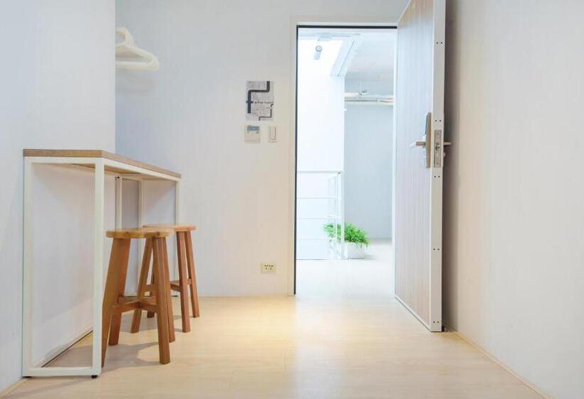 اتاق استاندارد, Owlstay Flip Flop Hostel Garden