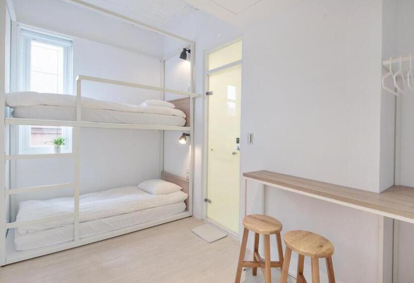 اتاق استاندارد, Owlstay Flip Flop Hostel Garden