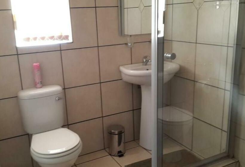 غرفة قياسية, African Sky Guest House