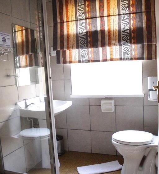 غرفة عائلية, African Sky Guest House