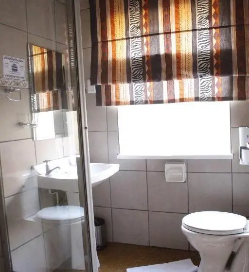 Perhehuone, African Sky Guest House
