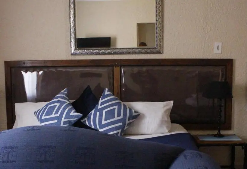 Perhehuone, African Sky Guest House
