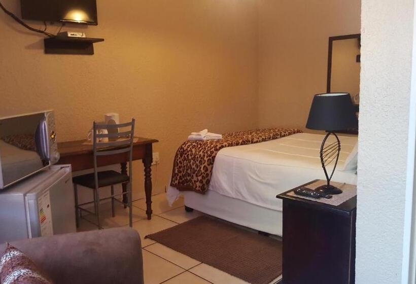 غرفة قياسية, African Sky Guest House