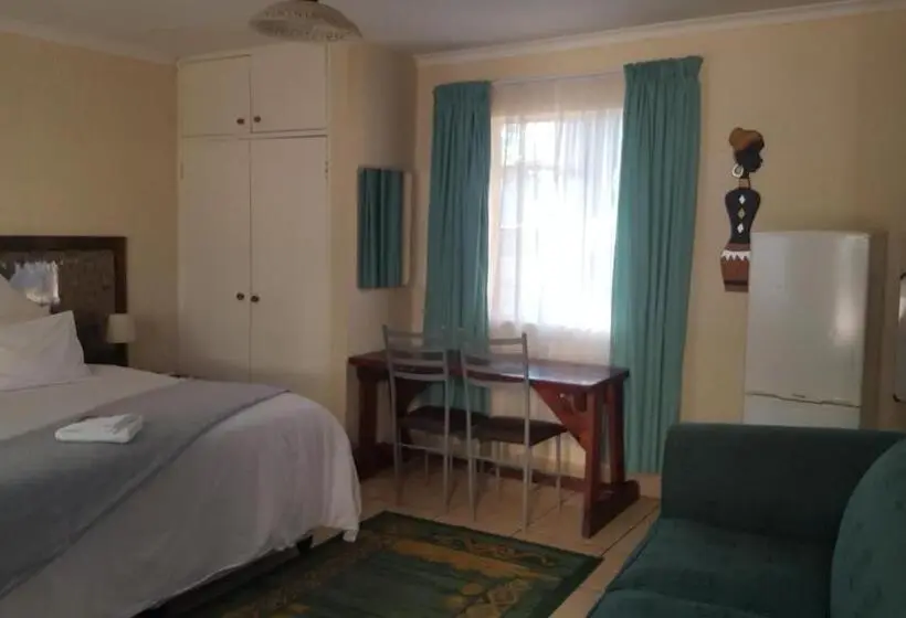 Huoneisto 1 Makuuhuone, African Sky Guest House