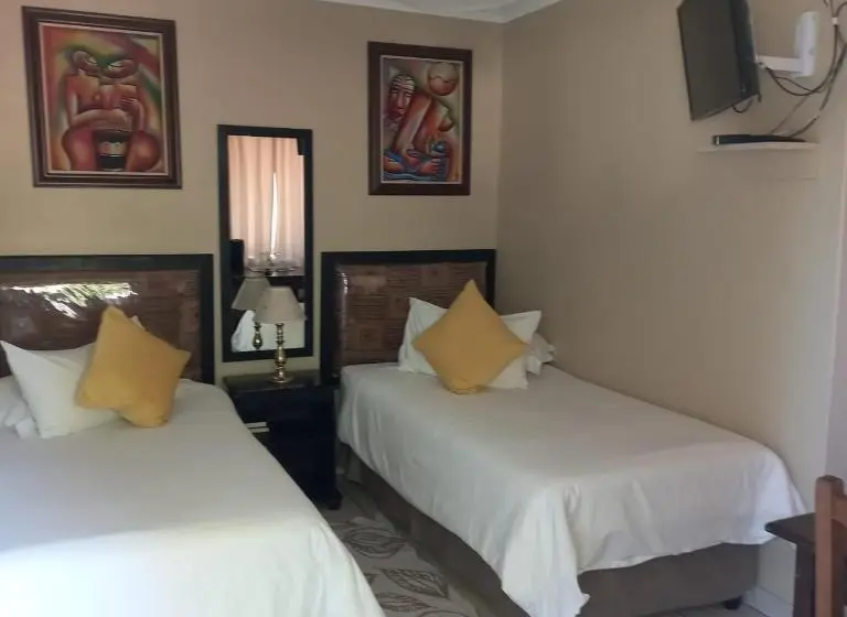 Perhehuone, African Sky Guest House