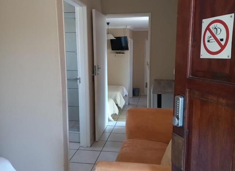 غرفة عائلية, African Sky Guest House