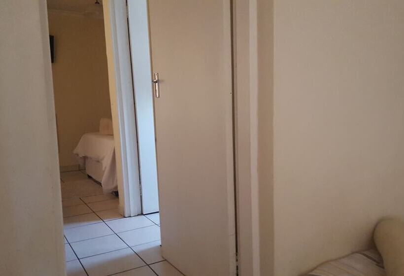 غرفة قياسية, African Sky Guest House