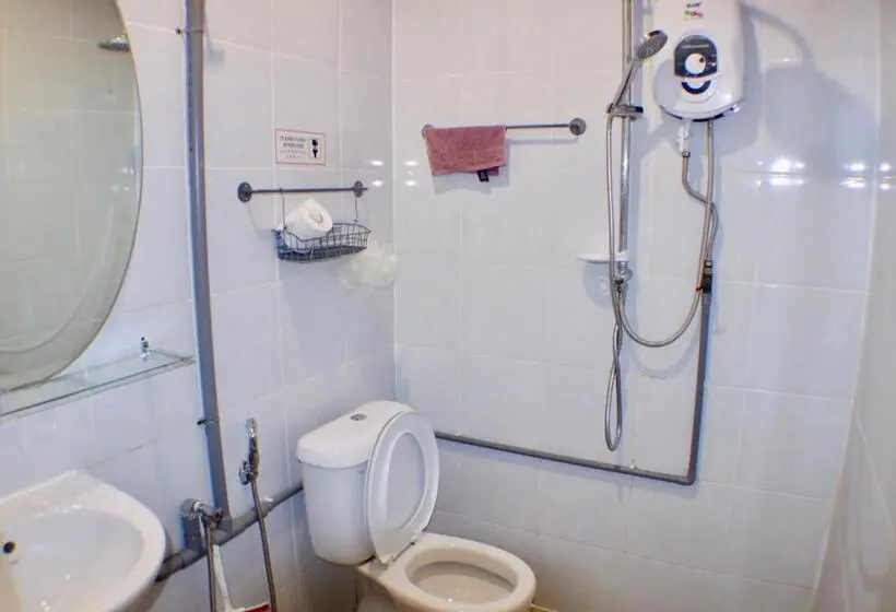 تختخواب در اتاق مشترک, Birdnest Guesthouse, Gaia Rooftop Cafe