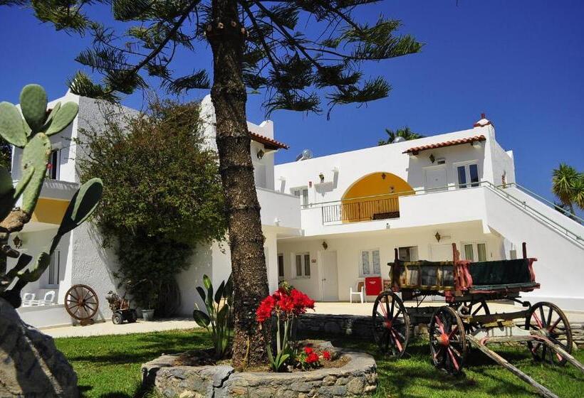 ファミリールーム, Ampavris Family Apartments