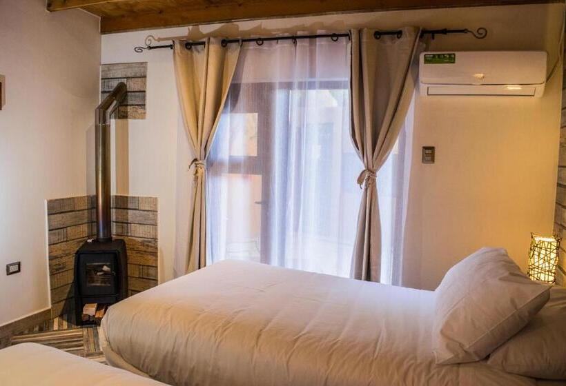 اتاق سوپریور, Hard Road Atacama