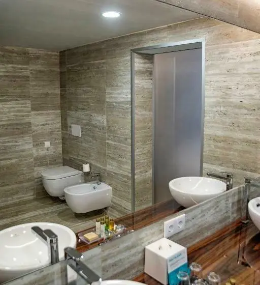 اتاق خانوادگی, Abc Hotel Porto Boavista