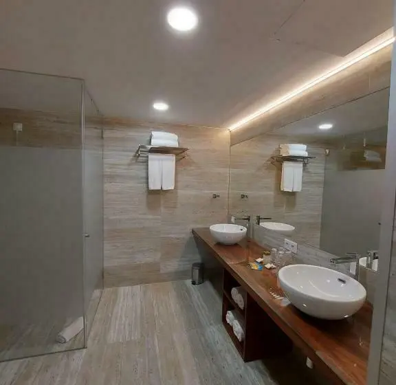 اتاق خانوادگی, Abc Hotel Porto Boavista