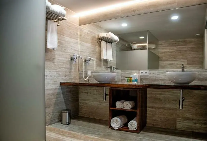 اتاق خانوادگی, Abc Hotel Porto Boavista