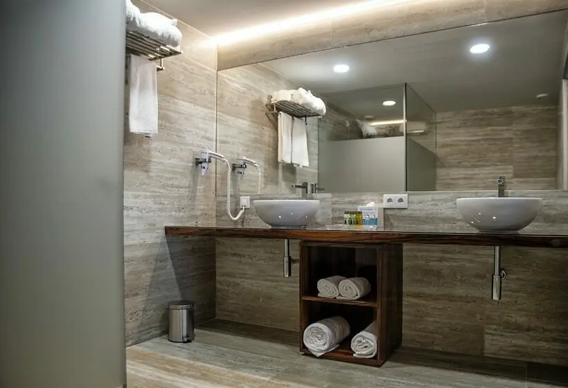 اتاق خانوادگی, Abc Hotel Porto Boavista