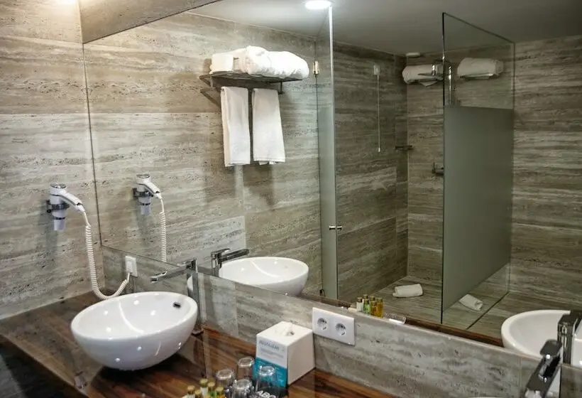 اتاق خانوادگی, Abc Hotel Porto Boavista