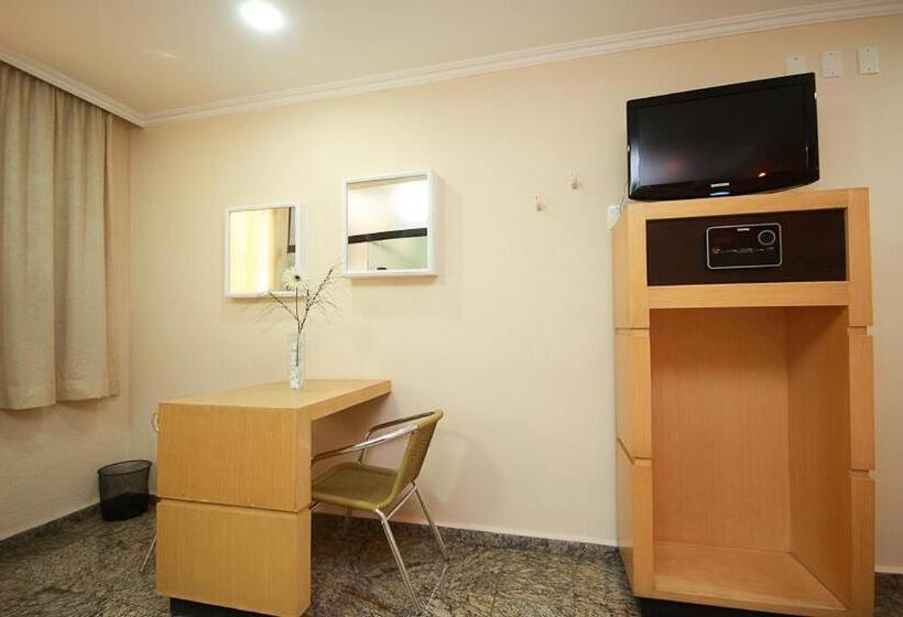 اتاق استاندارد سه نفره, Floresta Tucuruvi