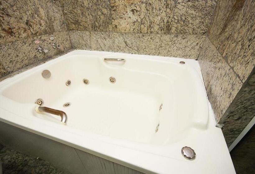 سوئیت با وان آب گرم, Floresta Tucuruvi