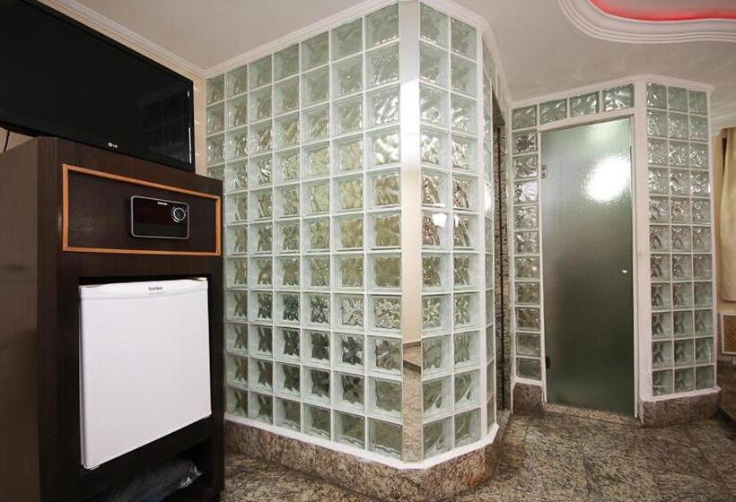 سوئیت با وان آب گرم, Floresta Tucuruvi