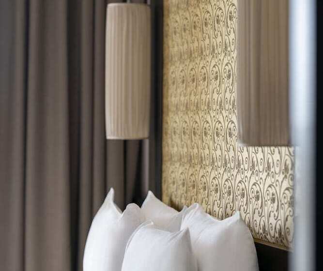 プールの見えるスーペリアルーム, Radisson Blu Hotel N Djamena