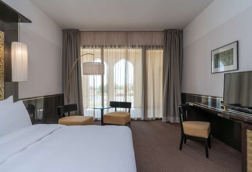 プールの見えるスーペリアルーム, Radisson Blu Hotel N Djamena