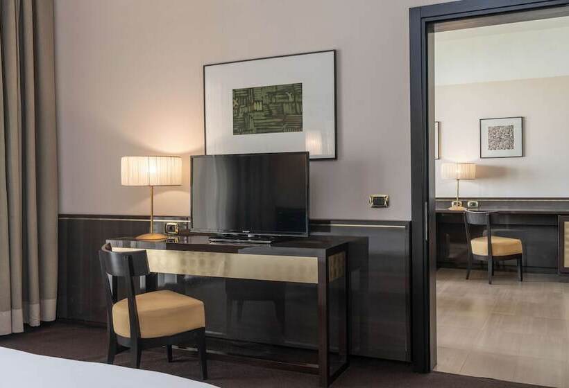 带露台的套间, Radisson Blu Hotel N Djamena