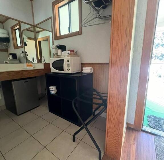 스탠다드 발코니 룸, Ocean Cove Lodge Bar & Grill