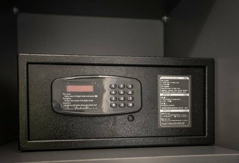 سوییت جونیور, Studio 44