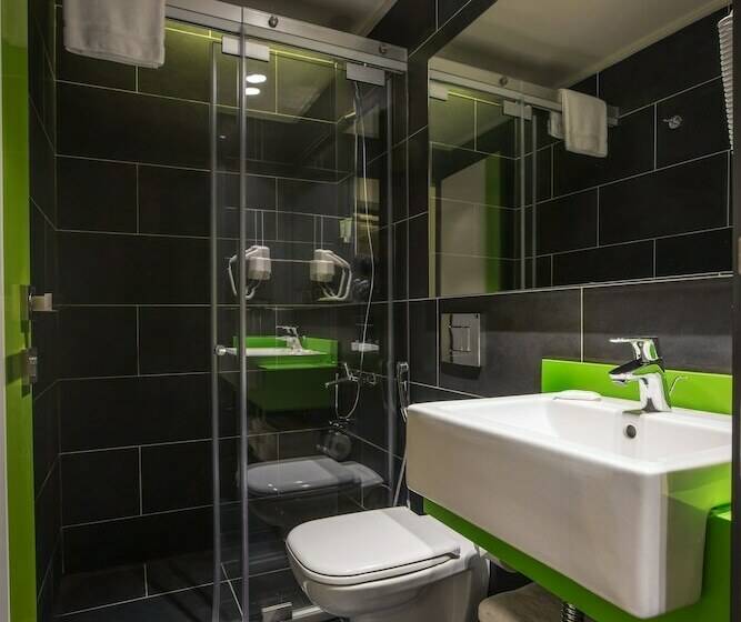 سوییت جونیور, Studio 44