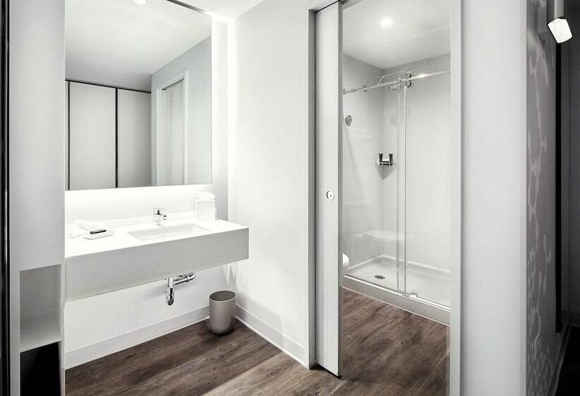 クイーンサイズベッドのスタンダードルーム, Universal S Aventura