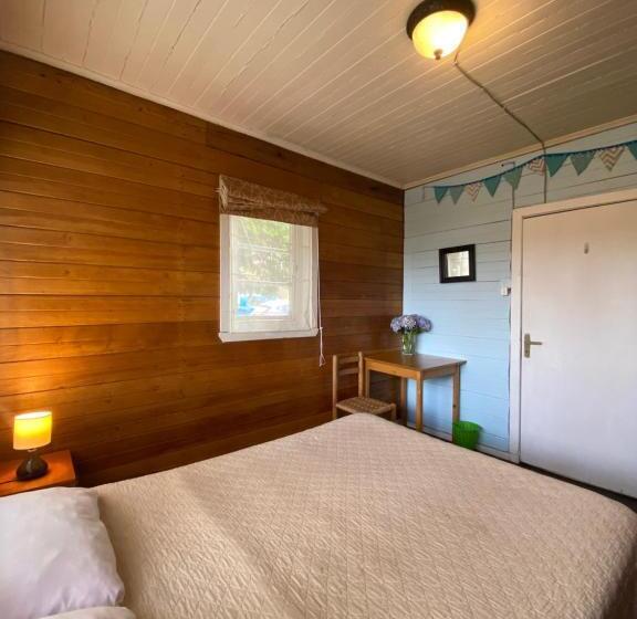 اتاق استاندارد با سرویس بهداشتی مشترک, La Guapa Hostel