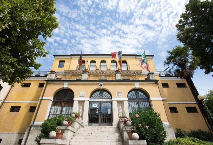 اتاق استاندارد چهار تخته, Ostello Di Vicenza