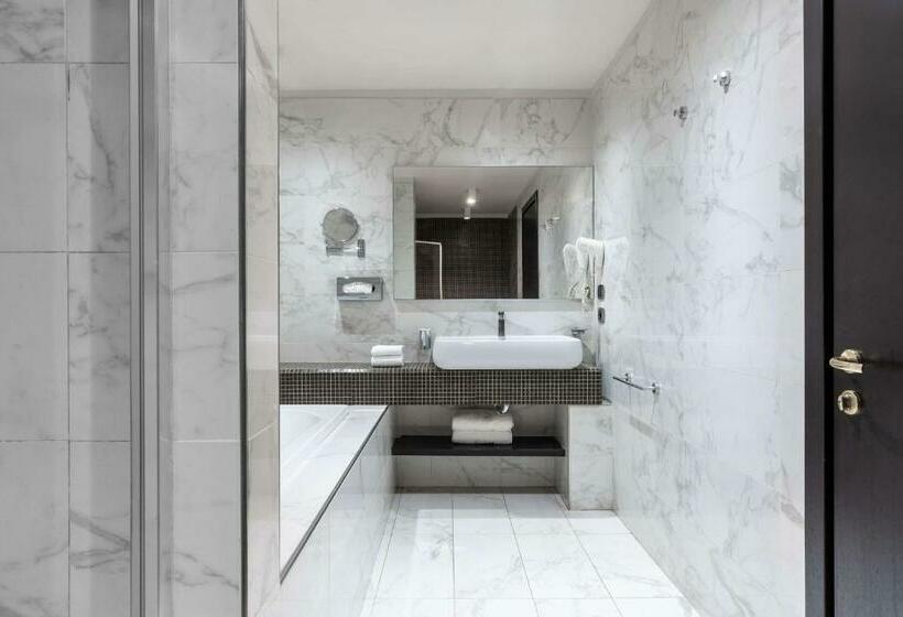 Premium room with river view, Radisson Blu Hotel N Djamena