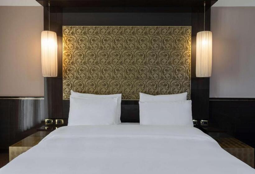 带露台的高档房间, Radisson Blu Hotel N Djamena