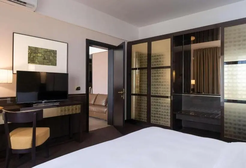 Suite with Terrace, Radisson Blu Hotel N Djamena