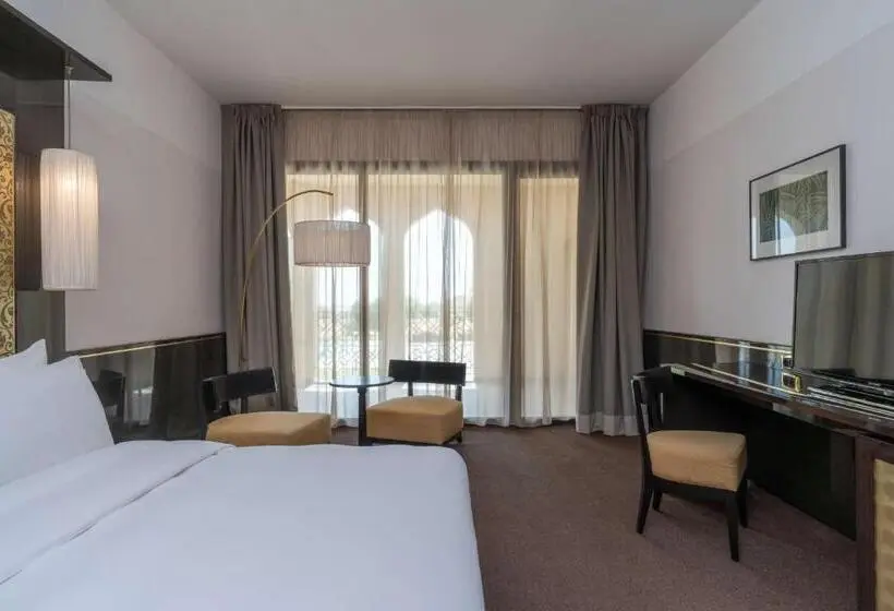 اتاق سوپریور با چشم‌انداز استخر, Radisson Blu Hotel N Djamena