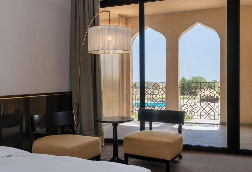 プールの見えるスーペリアルーム, Radisson Blu Hotel N Djamena