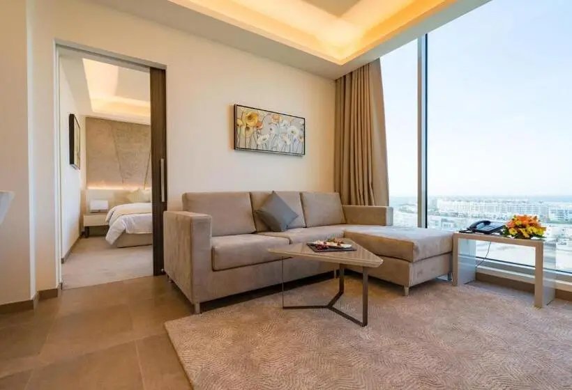 سوییت جونیور با چشم‌انداز شهر, The Grove Hotel & Conference Centre Bahrain